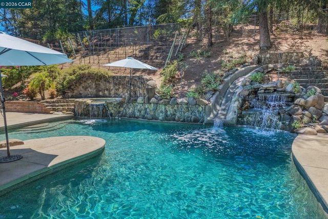 139 Mt Everest Ct, Clayton, CA 94517