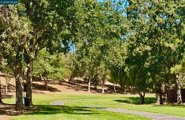 139 Mt Everest Ct, Clayton, CA 94517