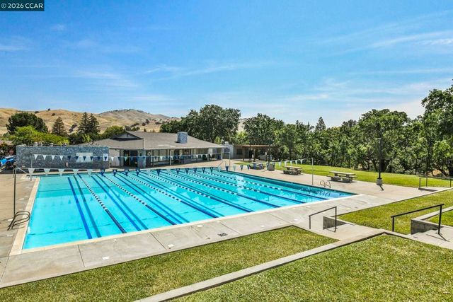 139 Mt Everest Ct, Clayton, CA 94517