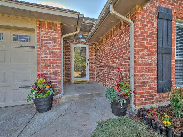 12276 SW 10th Street, Yukon, OK 73099