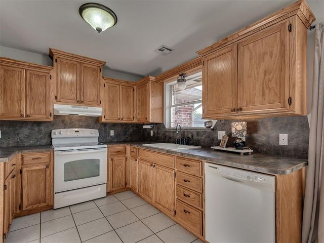 12276 SW 10th Street, Yukon, OK 73099