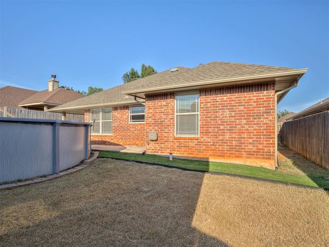 12276 SW 10th Street, Yukon, OK 73099