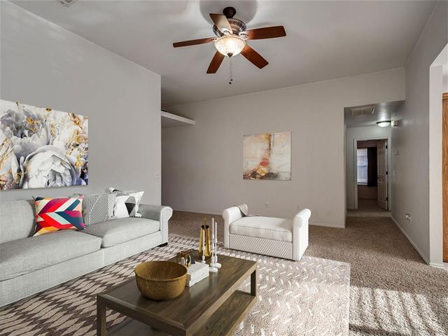 12276 SW 10th Street, Yukon, OK 73099