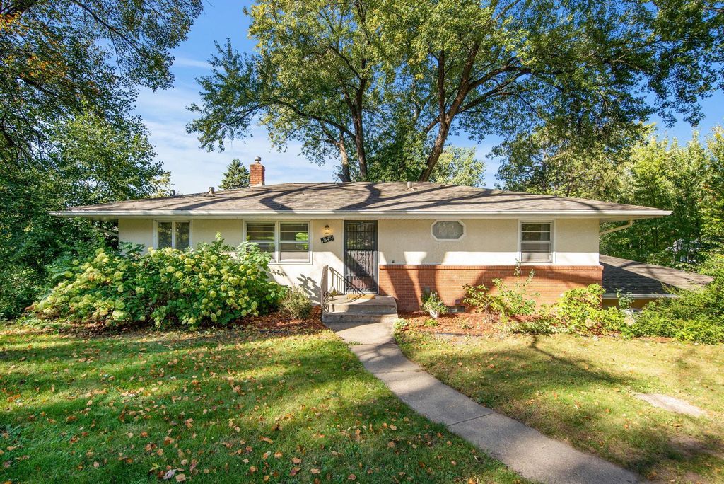 1849 Kennard Street, Maplewood, MN 55109