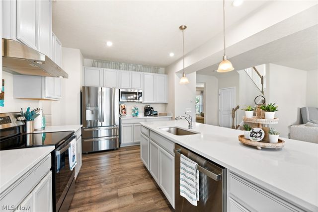 7181 Stonegate Circle NE, Canton, OH 44721