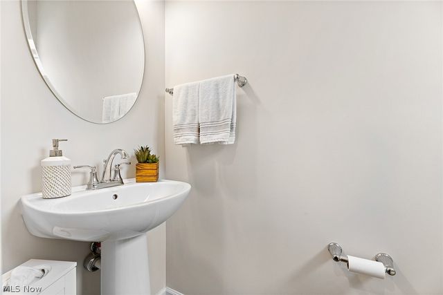 7181 Stonegate Circle NE, Canton, OH 44721