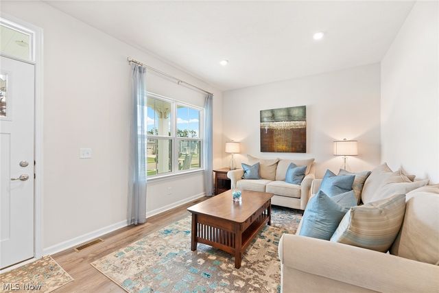 7181 Stonegate Circle NE, Canton, OH 44721