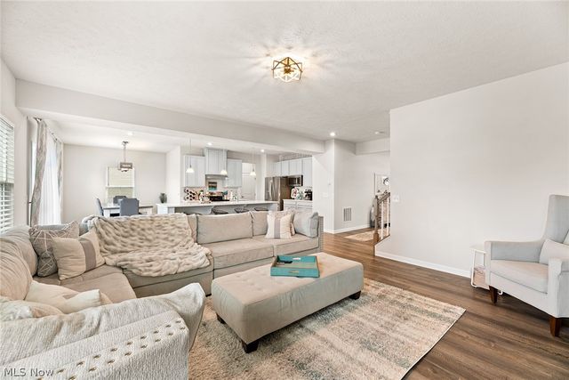 7181 Stonegate Circle NE, Canton, OH 44721