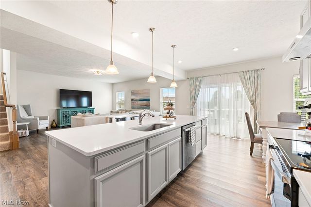 7181 Stonegate Circle NE, Canton, OH 44721