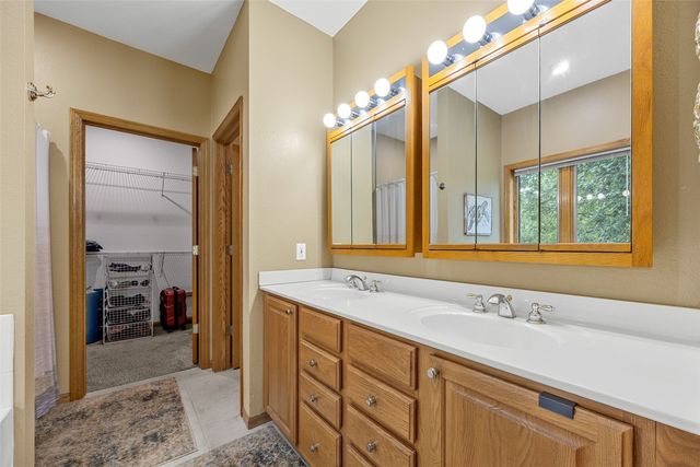 1280 Winchester Drive, Swisher, IA 52338