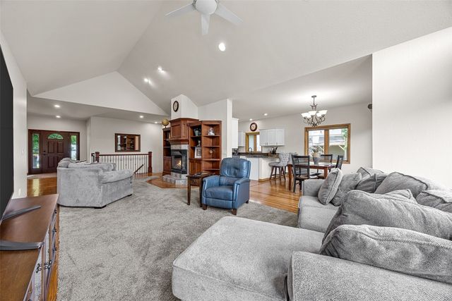 1280 Winchester Drive, Swisher, IA 52338