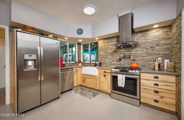 3270 N Sabino Vista Circle, Tucson, AZ 85750