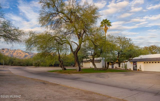 3270 N Sabino Vista Circle, Tucson, AZ 85750