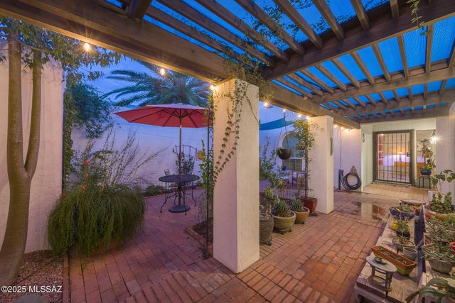 3270 N Sabino Vista Circle, Tucson, AZ 85750