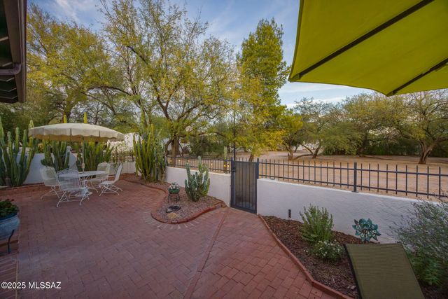 3270 N Sabino Vista Circle, Tucson, AZ 85750