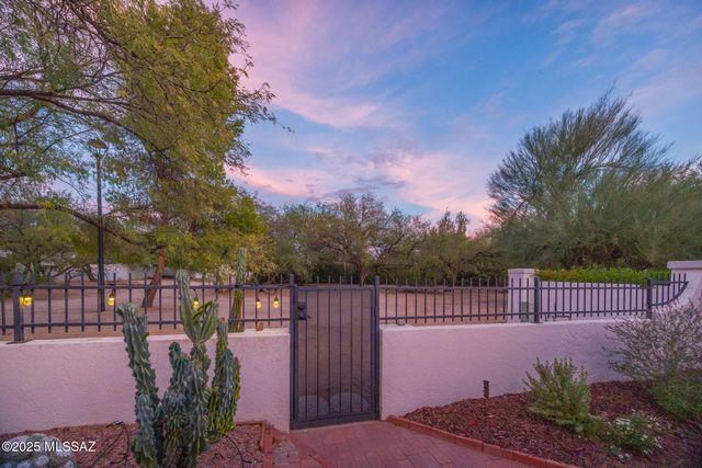 3270 N Sabino Vista Circle, Tucson, AZ 85750