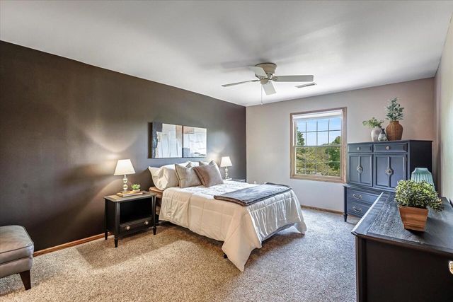 9260 W Kelly PLACE, Hales Corners, WI 53130