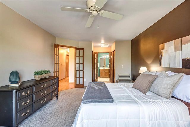9260 W Kelly PLACE, Hales Corners, WI 53130