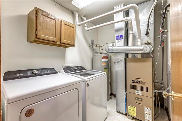 9260 W Kelly PLACE, Hales Corners, WI 53130