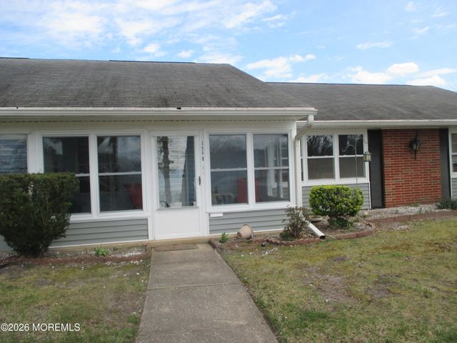 396B Chesterfield Court 396B, Lakewood, NJ 08701