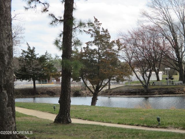 396B Chesterfield Court 396B, Lakewood, NJ 08701