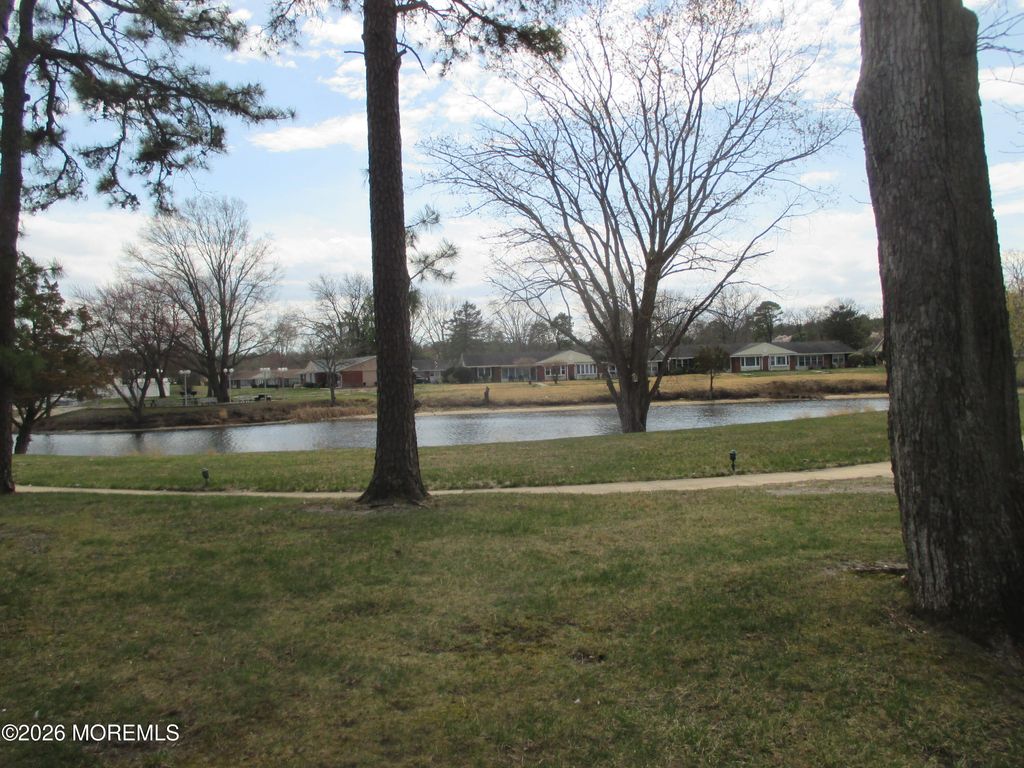 396B Chesterfield Court 396B, Lakewood, NJ 08701