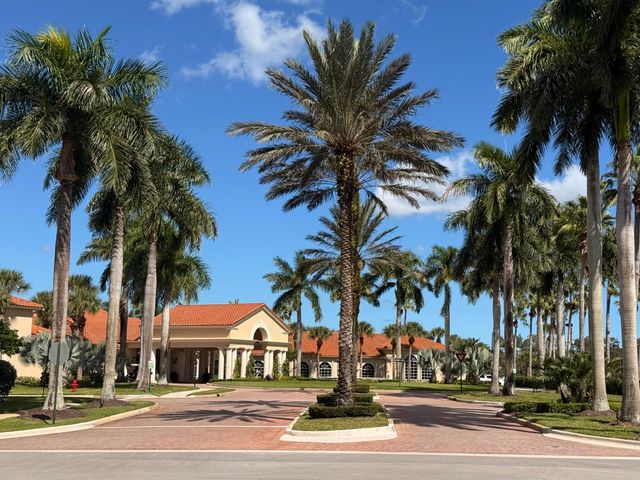 633 NW Whitfield Way, Port St. Lucie, Port St Lucie, FL 34986