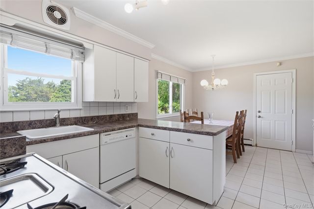 6 Carol Court, East Setauket, NY 11733