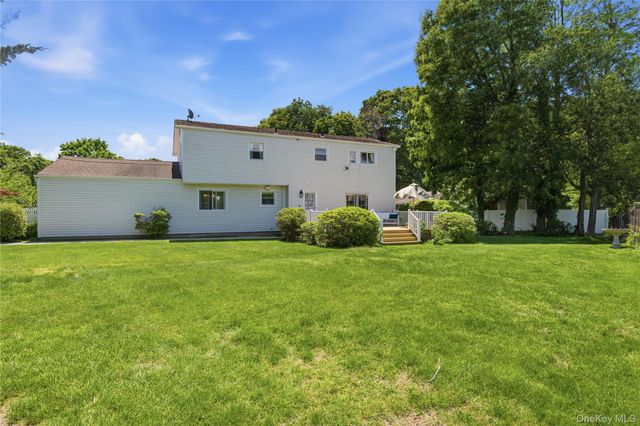 6 Carol Court, East Setauket, NY 11733