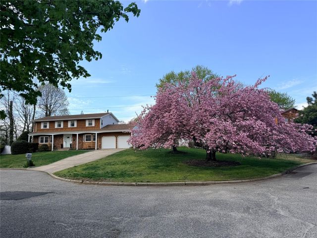 6 Carol Court, East Setauket, NY 11733