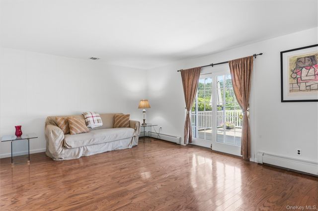 6 Carol Court, East Setauket, NY 11733