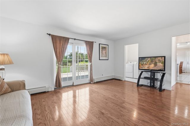 6 Carol Court, East Setauket, NY 11733