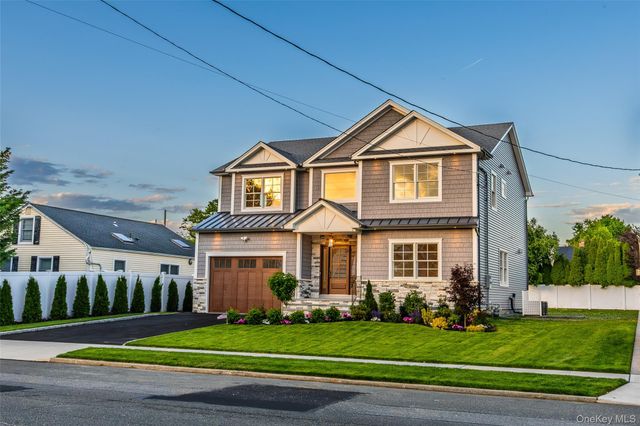 92 Biltmore Boulevard, Massapequa, NY 11758