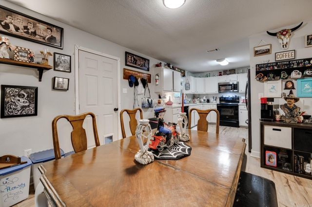 8 Davis Hill Rd, Conway, AR 72032