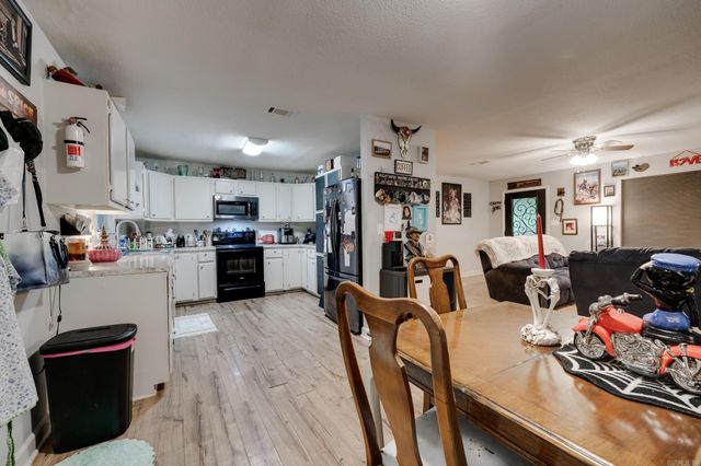 8 Davis Hill Rd, Conway, AR 72032