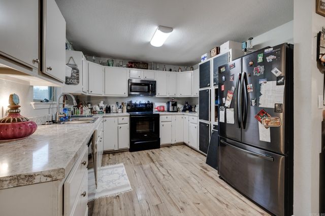 8 Davis Hill Rd, Conway, AR 72032