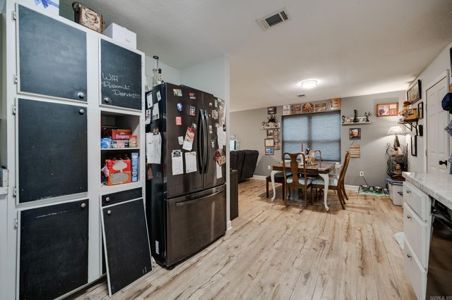 8 Davis Hill Rd, Conway, AR 72032