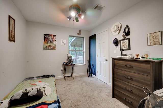 8 Davis Hill Rd, Conway, AR 72032