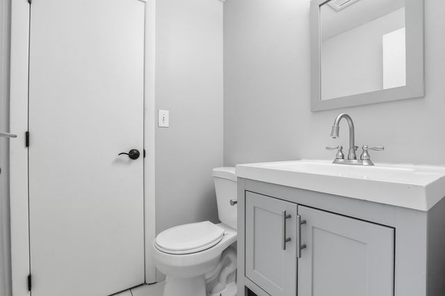 33 Valencia Drive, Nashua, NH 03062