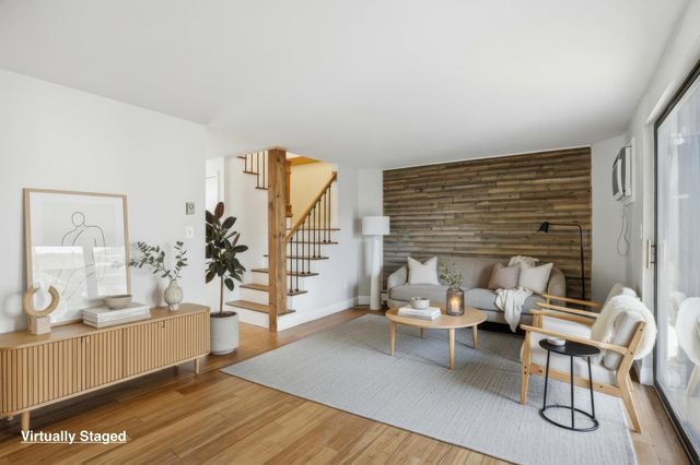 33 Valencia Drive, Nashua, NH 03062