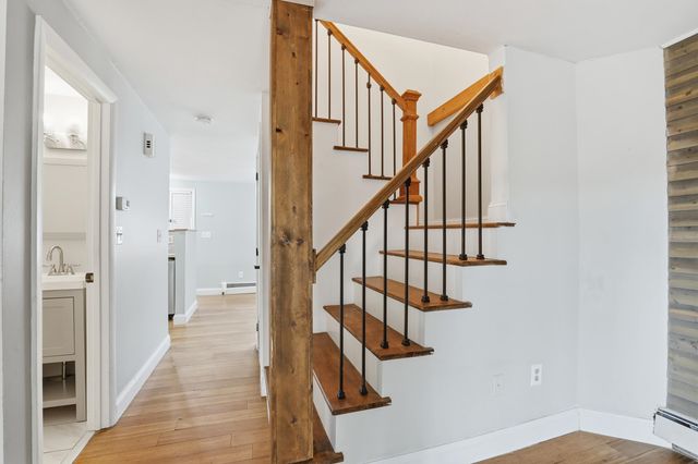 33 Valencia Drive, Nashua, NH 03062