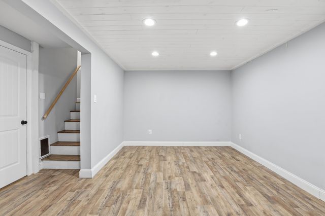 33 Valencia Drive, Nashua, NH 03062