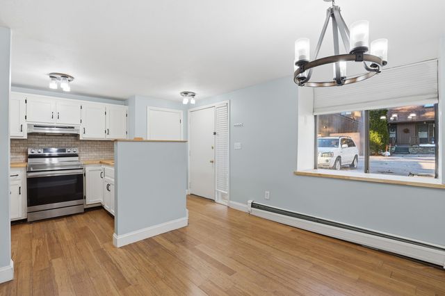 33 Valencia Drive, Nashua, NH 03062