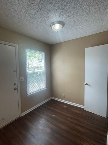 438 Roger Williams Ave, Nashville, TN 37207