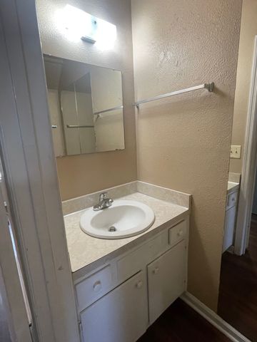 438 Roger Williams Ave, Nashville, TN 37207