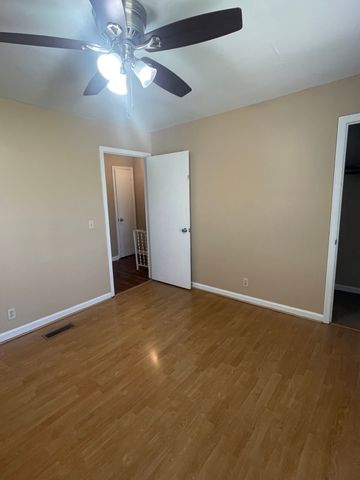 438 Roger Williams Ave, Nashville, TN 37207