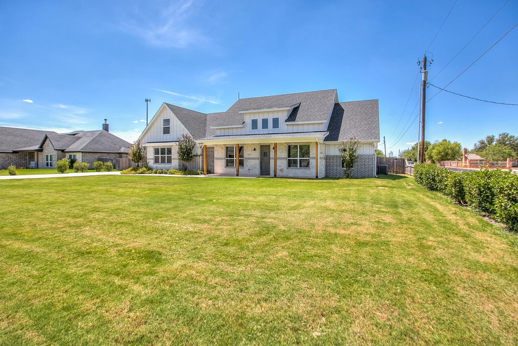 Image 2 of property listing at 203 Calypso Lane, San Angelo, TX 76905