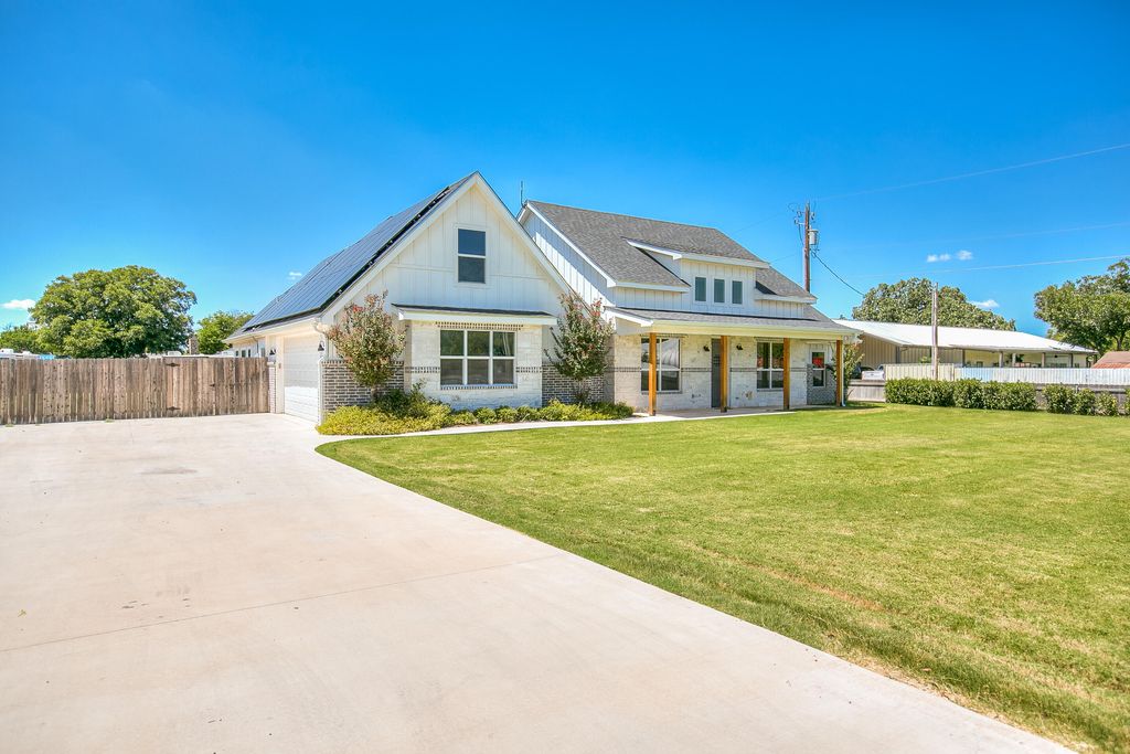Image 5 of property listing at 203 Calypso Lane, San Angelo, TX 76905
