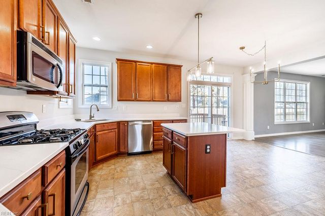 2404 Brush Creek LN, Virginia Beach, VA 23454