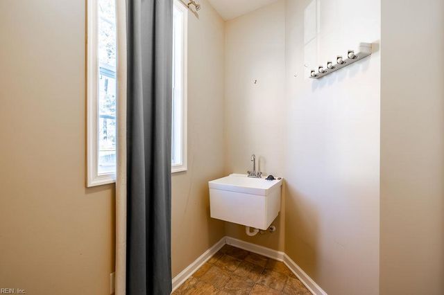 2404 Brush Creek LN, Virginia Beach, VA 23454